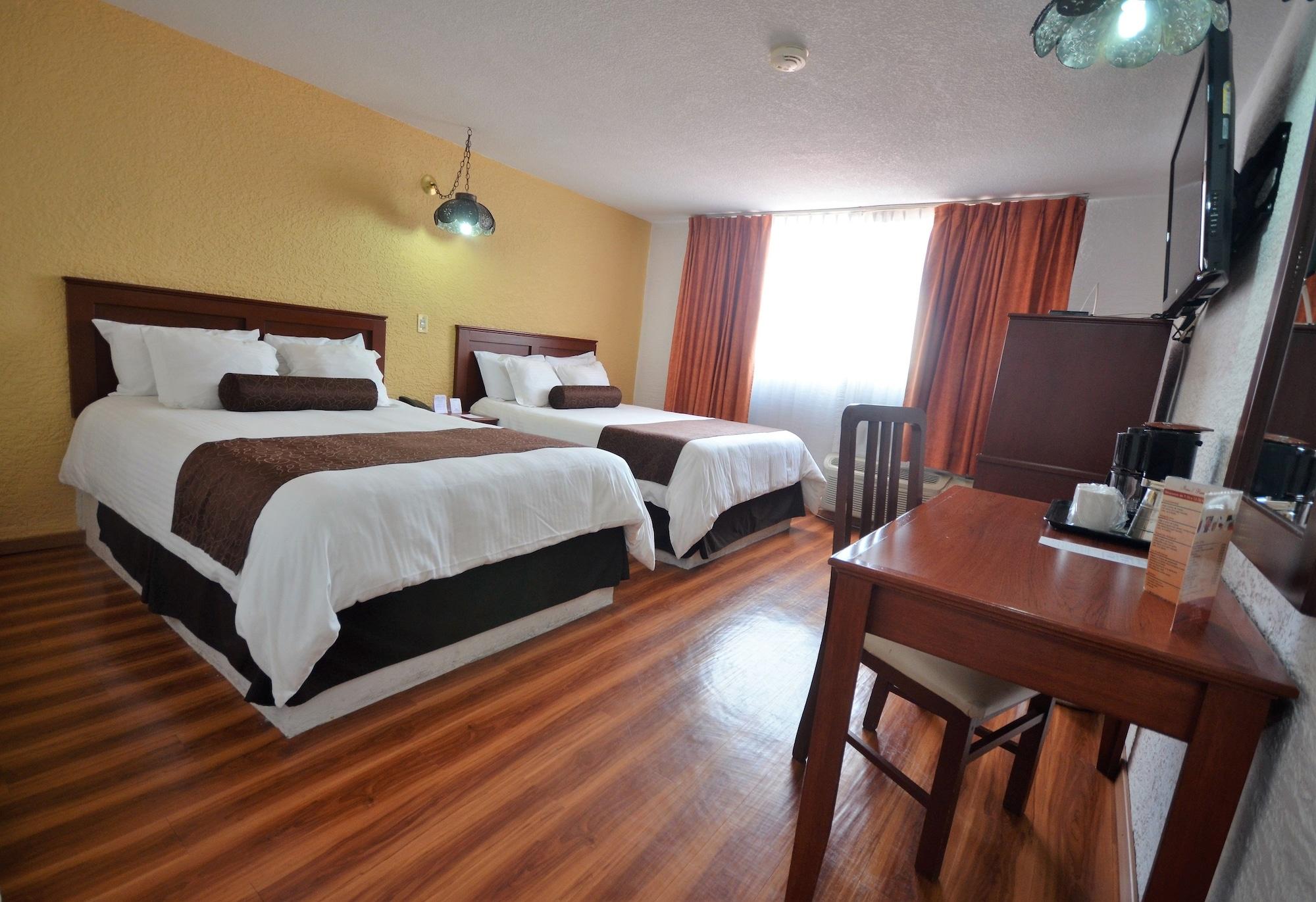 Howard Johnson By Wyndham Morelia Calle Real Екстер'єр фото