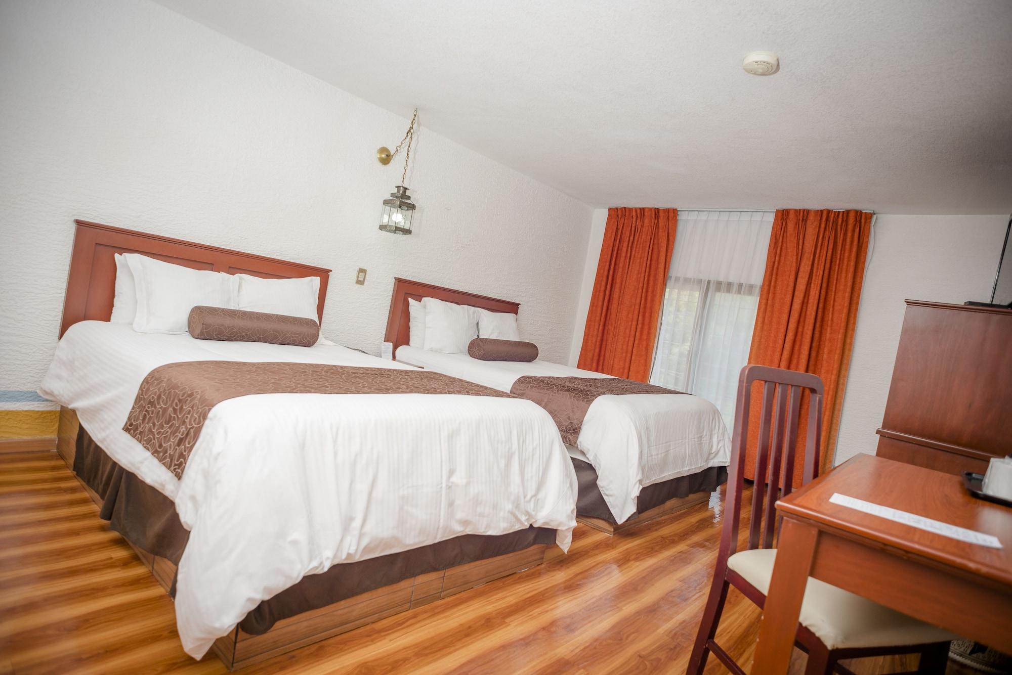Howard Johnson By Wyndham Morelia Calle Real Екстер'єр фото