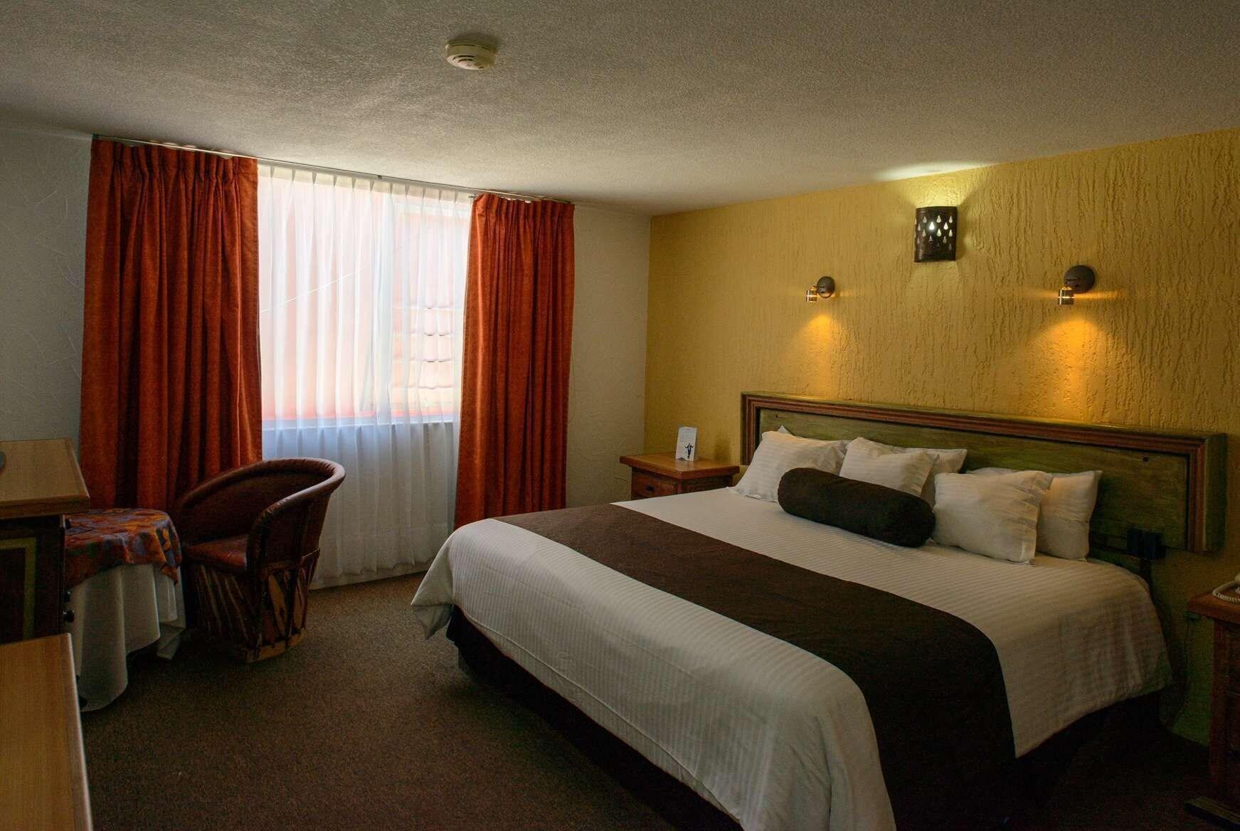 Howard Johnson By Wyndham Morelia Calle Real Екстер'єр фото