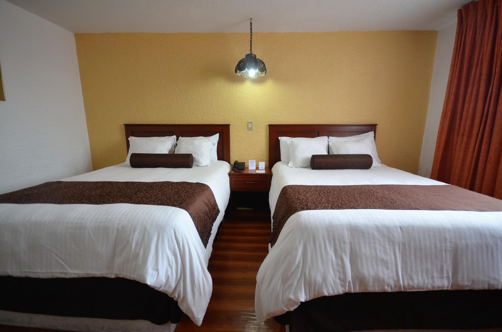 Howard Johnson By Wyndham Morelia Calle Real Екстер'єр фото