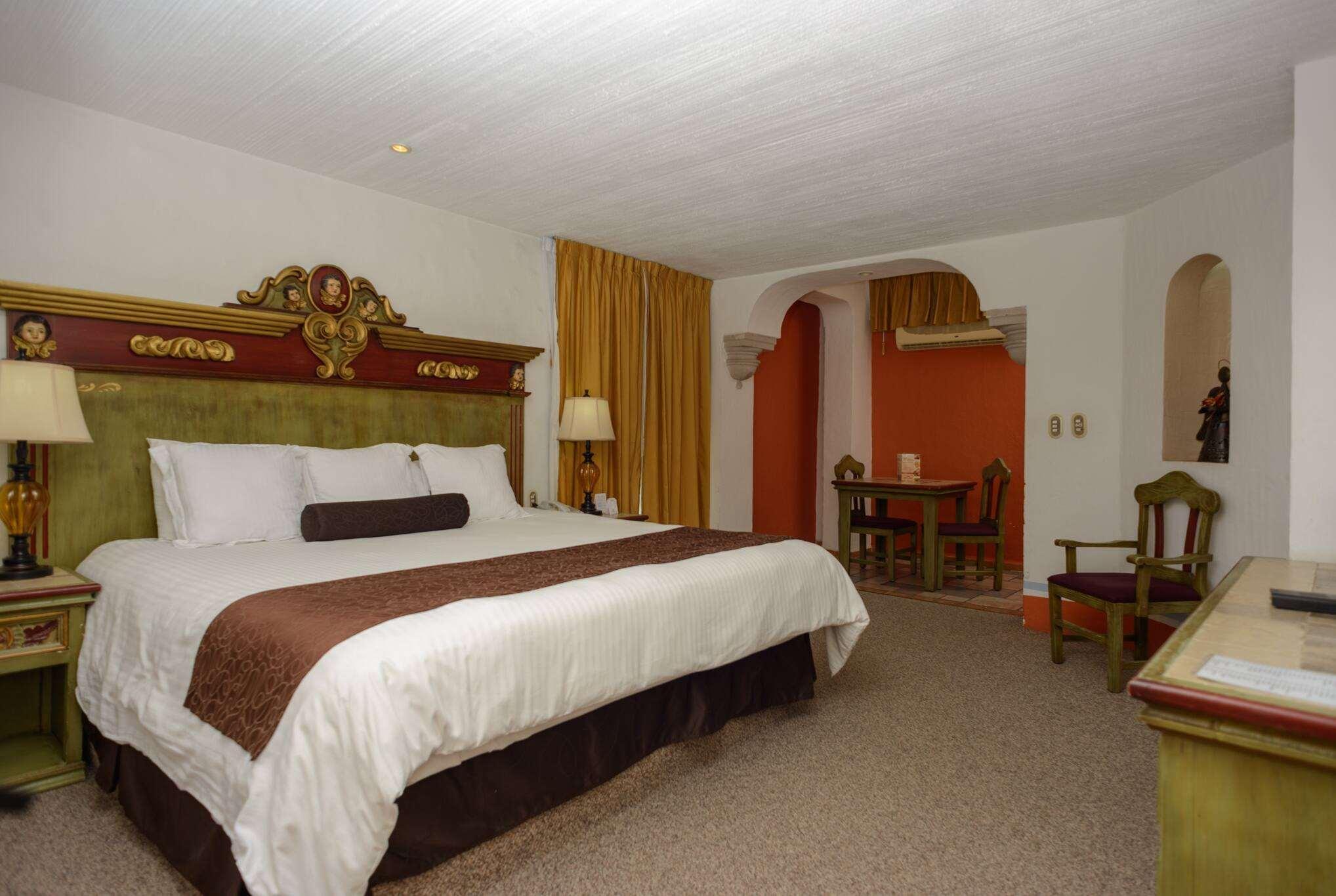 Howard Johnson By Wyndham Morelia Calle Real Екстер'єр фото