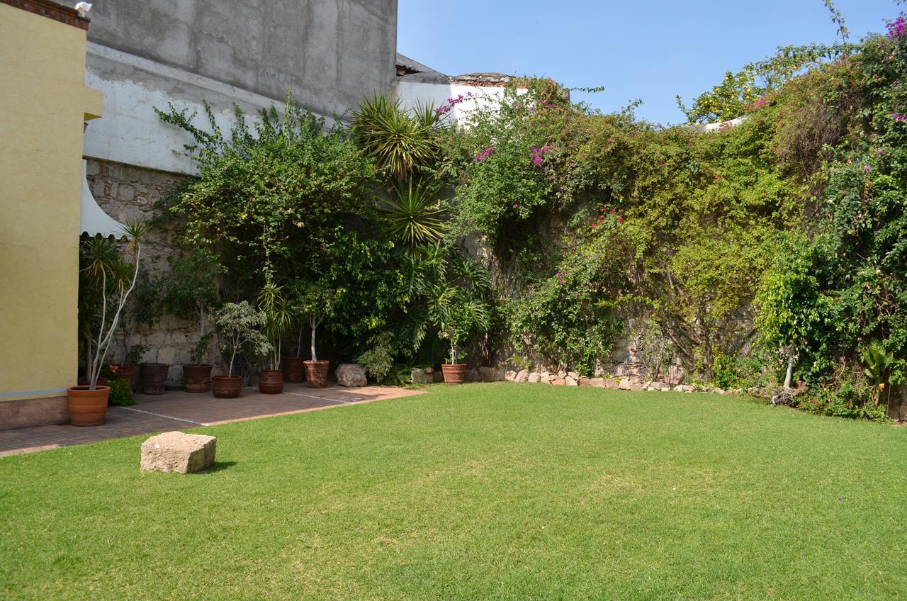 Howard Johnson By Wyndham Morelia Calle Real Екстер'єр фото